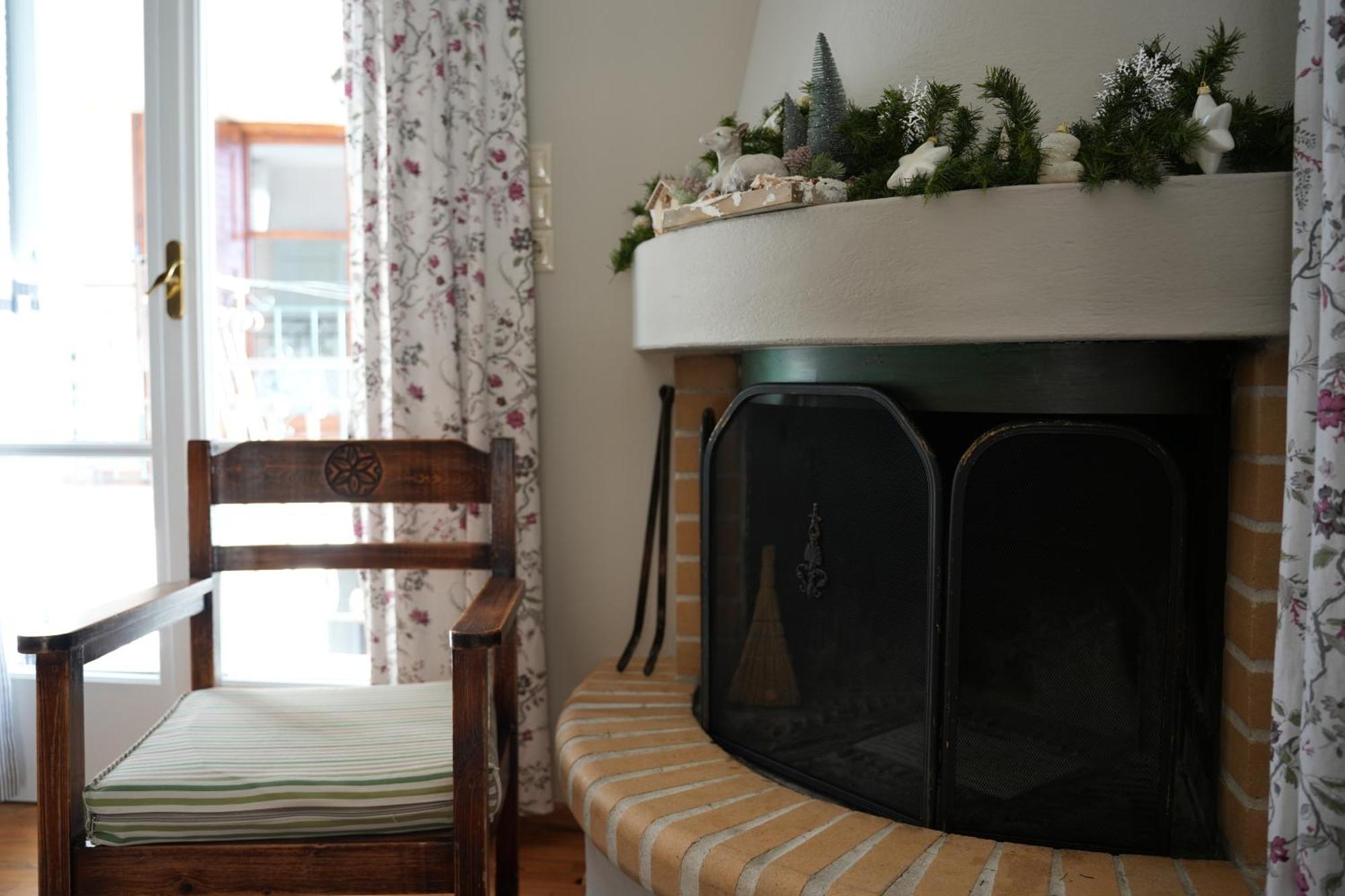 Guesthouse Doma Est 1991 Арахова Экстерьер фото