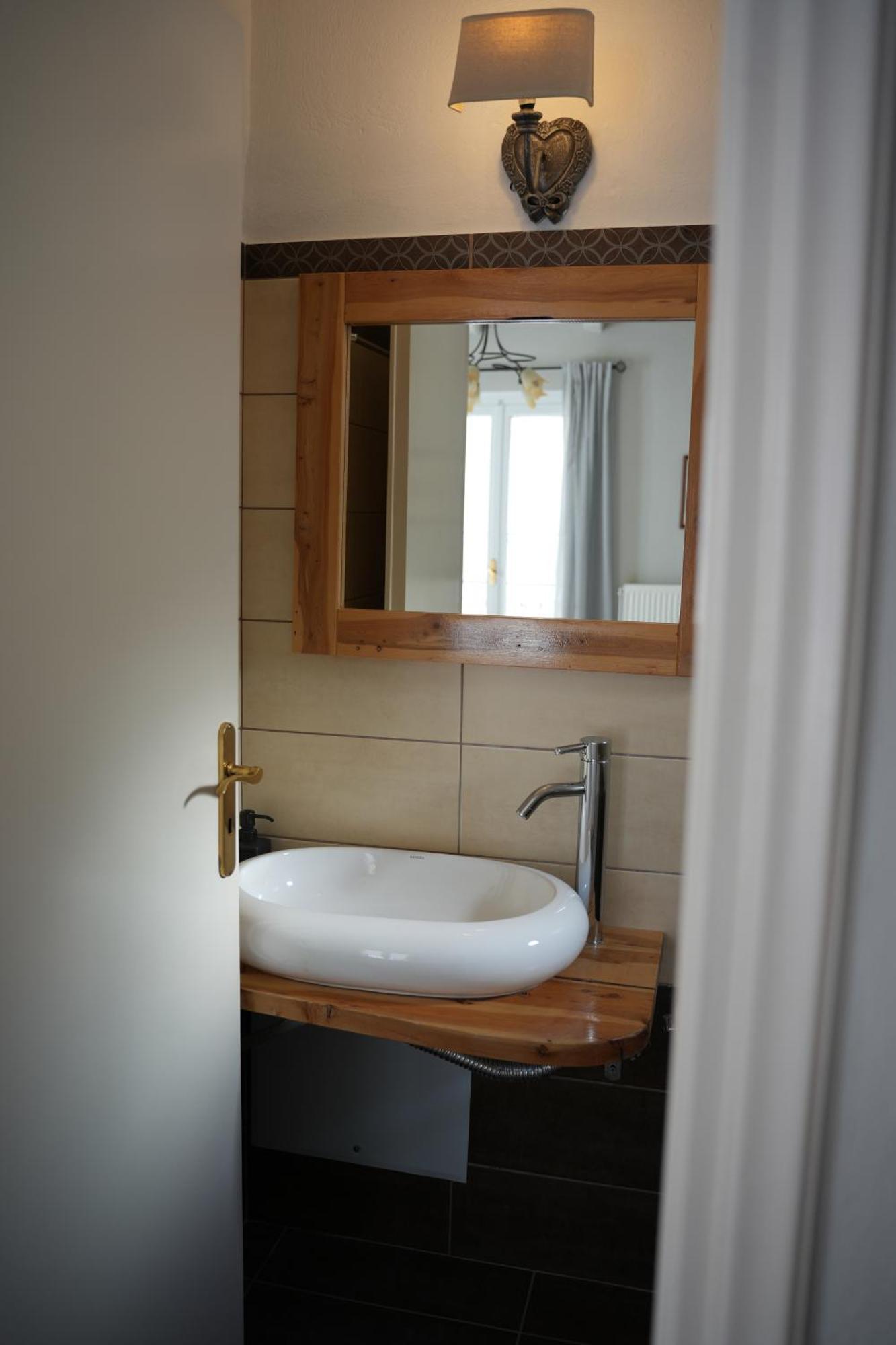 Guesthouse Doma Est 1991 Арахова Экстерьер фото